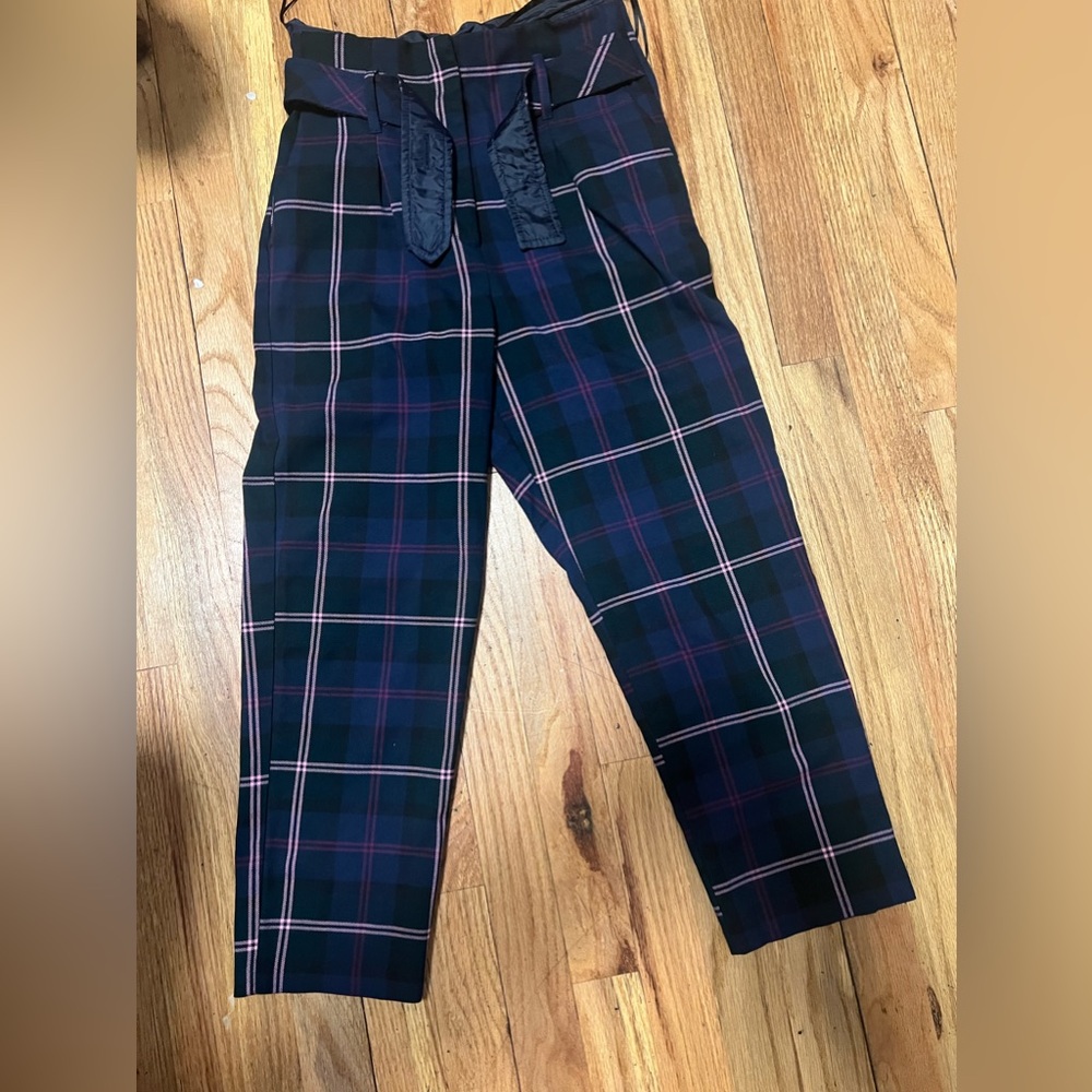 Nice capri trousers love them i no longer can fit